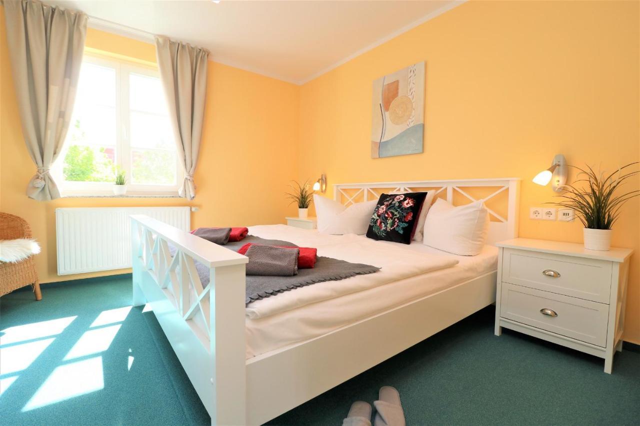 Achtern Hafen App 01 Apartment Вустров Екстериор снимка