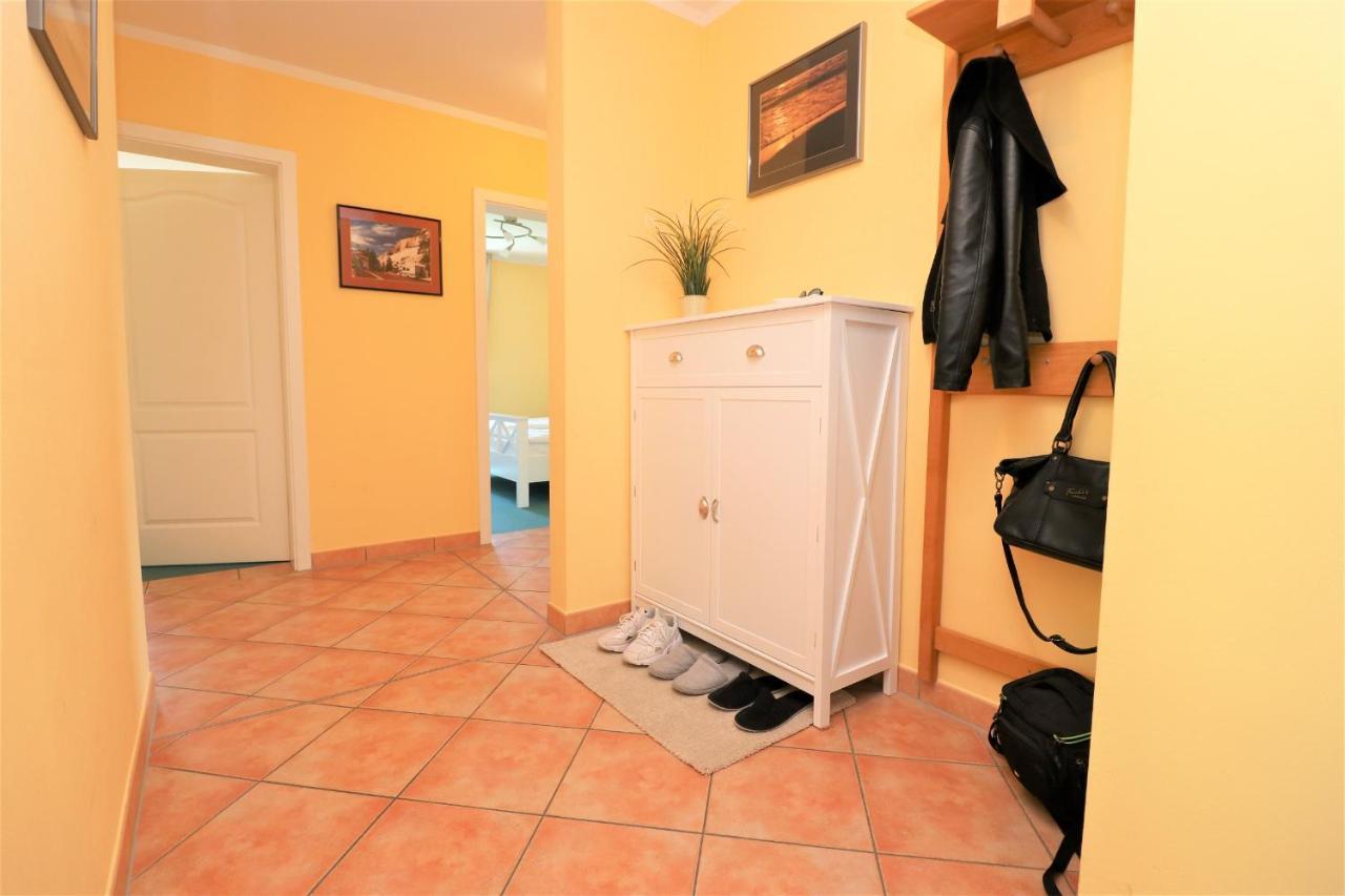 Achtern Hafen App 01 Apartment Вустров Екстериор снимка